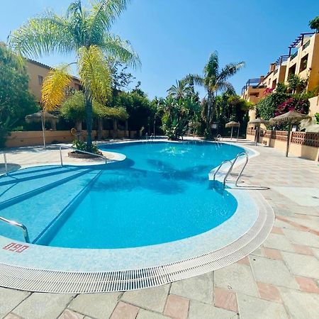 Oasis Apartment 미하스 외부 사진