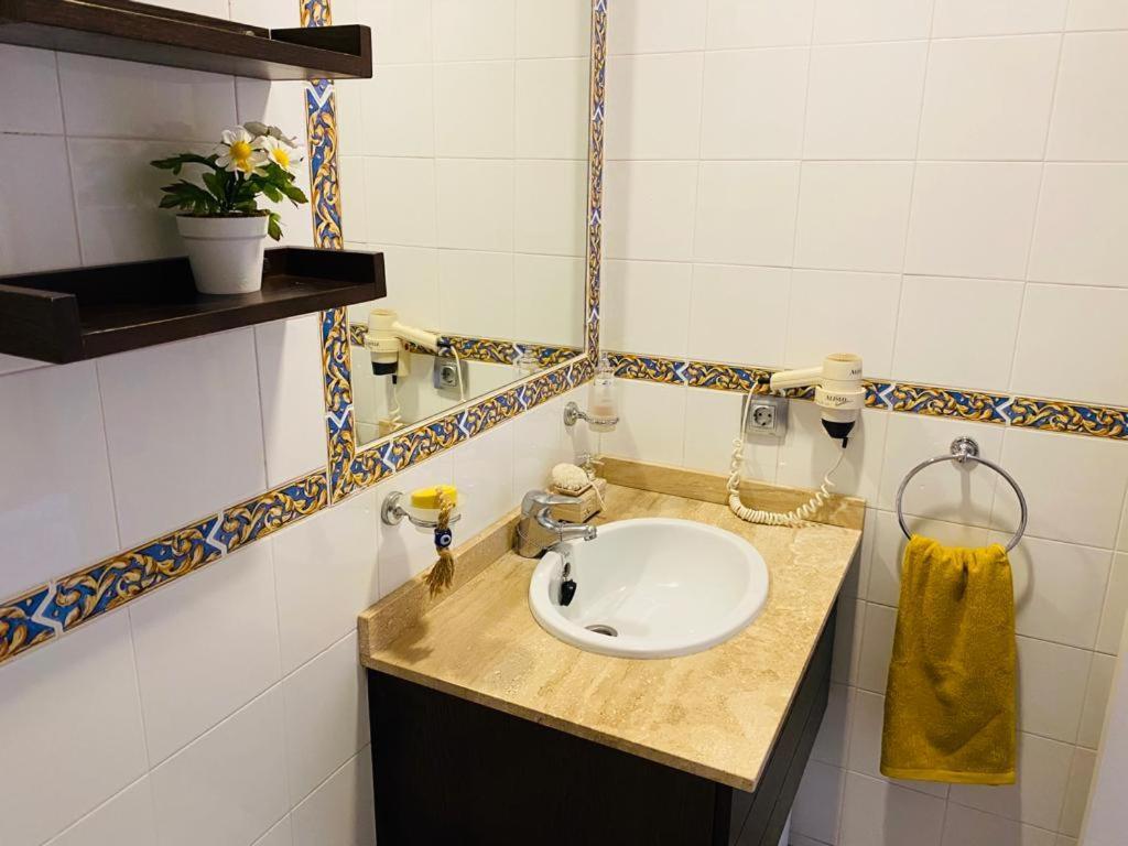 Oasis Apartment 미하스 외부 사진
