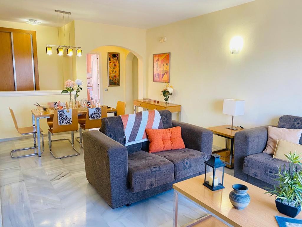 Oasis Apartment 미하스 외부 사진